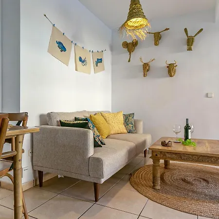 Mono Apartment *
